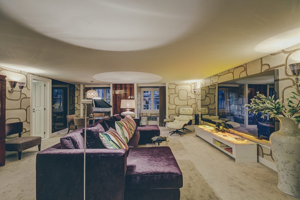 Gem Lisbon Rental Apartment, Deco Gem, Luxury in Bica, beautiful living room