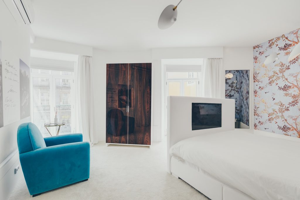 Gem Lisbon Rental Apartment, Master Deco Gem Luxury in Bica, luxury bedroom