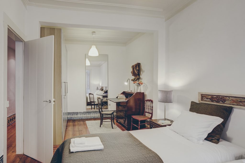 Gem Lisbon Rental Apartment, Historical Gem in Noble Estrela, bedroom