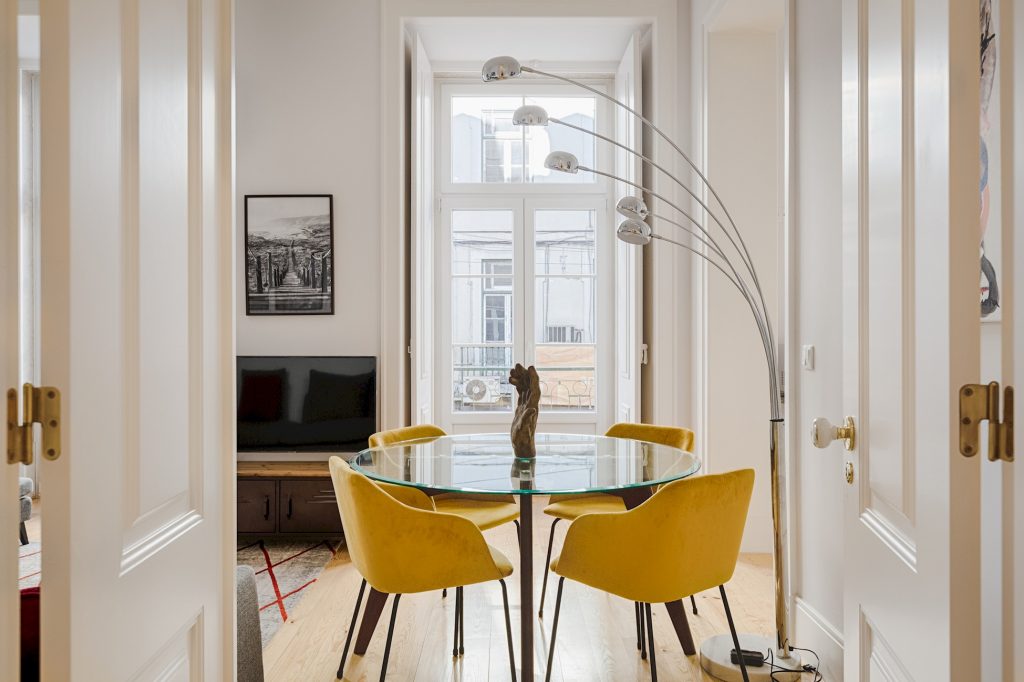 Gem Lisbon Rental Apartment, Architectural Gem in Baixa, beautiful dining room